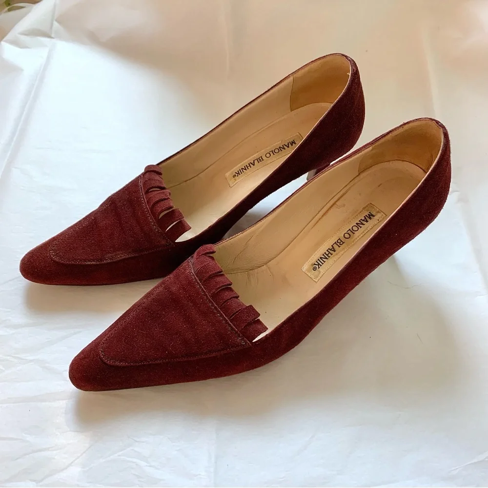Manolo Blahnik Burgundy Wine Suede Pointed Toe Low Heel Pumps EU 37.5 US 6.5 - 7